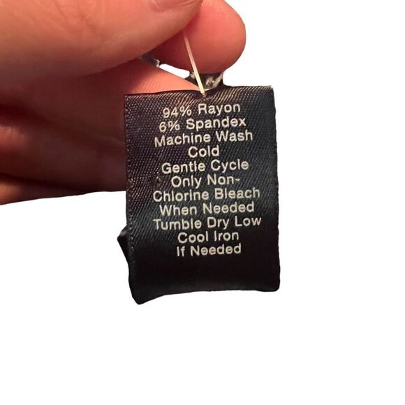 NWT! Ann taylor patterned faux wrap dress. Size 10 petite - Picture 5 of 11